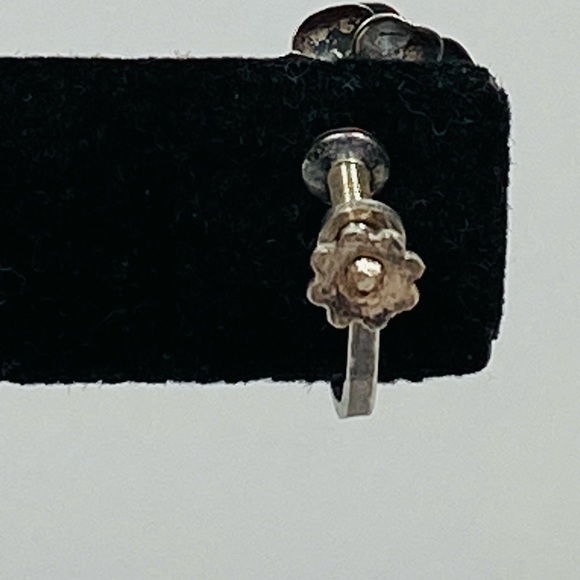 Sterling Silver Earrings Screw Backs Flowers Huggies Blue Insert 3.04g Vintage - Picture 13 of 14